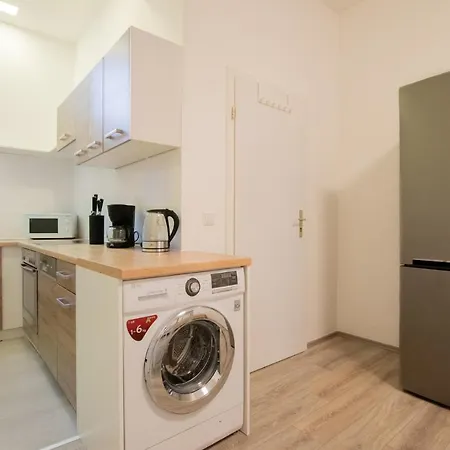 Апартаменты Raj Living - 1 Or 3 - 20 Min Messe Dus And Old Town Dus