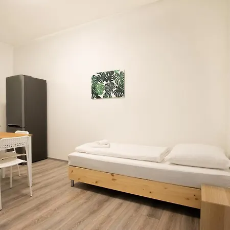 Raj Living - 1 Or 3 - 20 Min Messe Dus And Old Town Dus Апартаменты