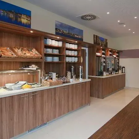 Express Hotel