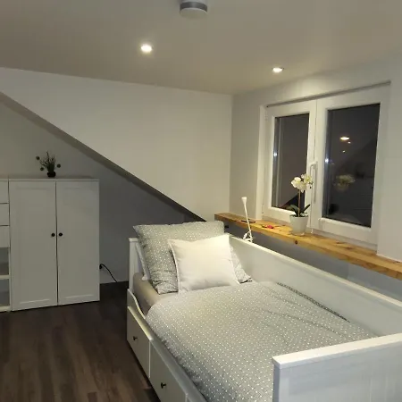 Apartament Tritt Ein Bring Glueck Herein - Exquisite 75 Qm - Messenaehe - Parkplatz - Flughafennaehe Düsseldorf