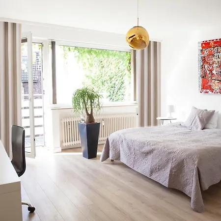Center Quiet Art Studio Fresh Refurbished Düsseldorf