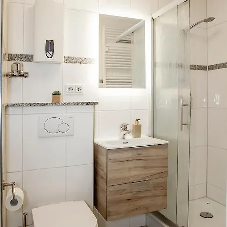 Apartamento Center Quiet Art Studio Fresh Refurbished Düsseldorf