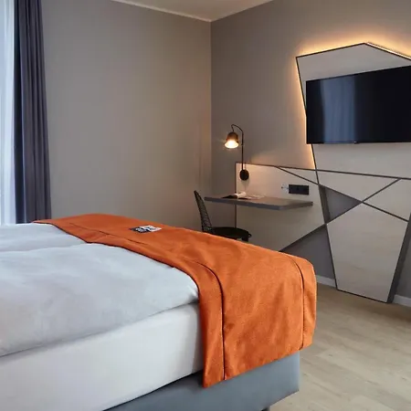 호텔 - The Niu, Hub Messe By Ihg 3*