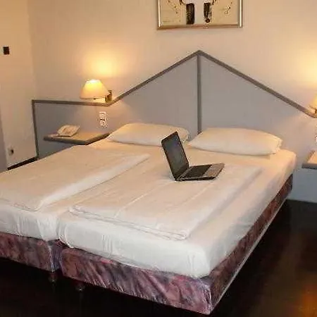Bahn-hotel Szálloda 3*