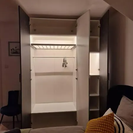 Feel - Super Zentrale 2raumwohnung Hbf-naehe Апартаменты