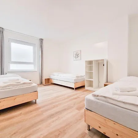 Raj Living - With 3 - 15 Min Messe Dus & 10 Min Old Town Dus دوسلدورف