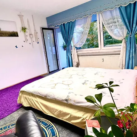 Stylish, Cozy & Quiet With One And Half In District 1 Apartament