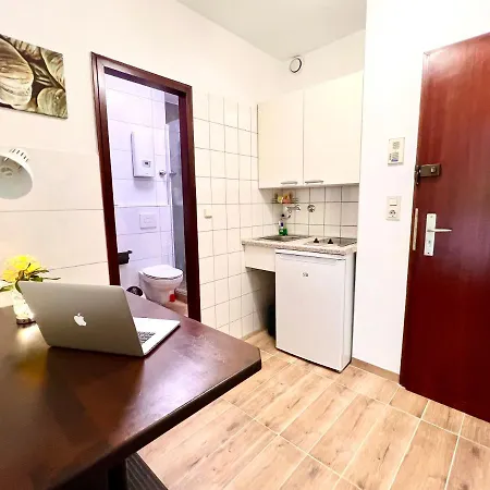 Stylish, Cozy & Quiet With One And Half In District 1 Apartament *
