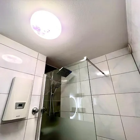 Stylish, Cozy & Quiet With One And Half In District 1 Apartament