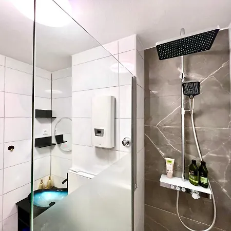 Apartament Stylish, Cozy & Quiet With One And Half In District 1