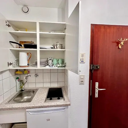 Stylish, Cozy & Quiet With One And Half In District 1 Apartament *