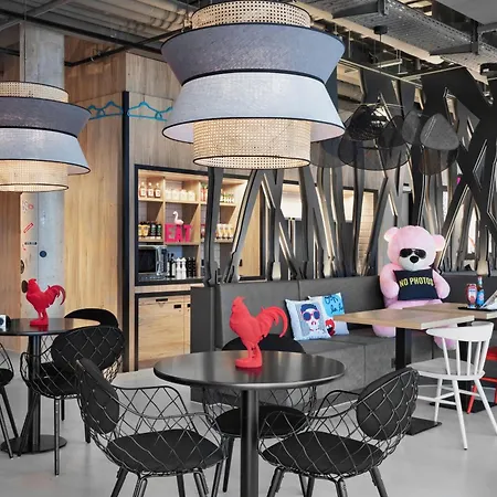 Moxy Hotel 3*