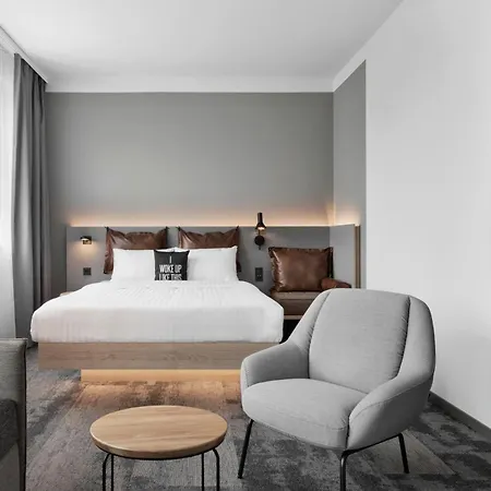 Hotel Moxy 3*