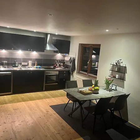 Apartament Tritt Ein Bring Glueck Herein - Exquisite 75 Qm - Messenaehe - Parkplatz - Flughafennaehe