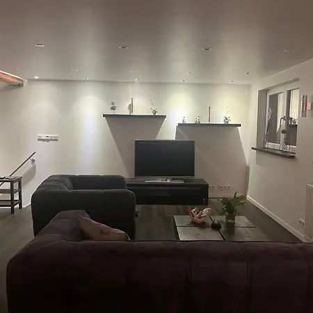Apartament Tritt Ein Bring Glueck Herein - Exquisite 75 Qm - Messenaehe - Parkplatz - Flughafennaehe