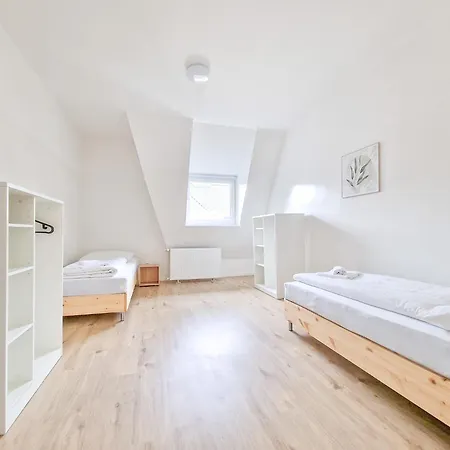 Raj Living - 1 Or 3 - 20 Min Messe Dus And Old Town Dus Дюссельдорф
