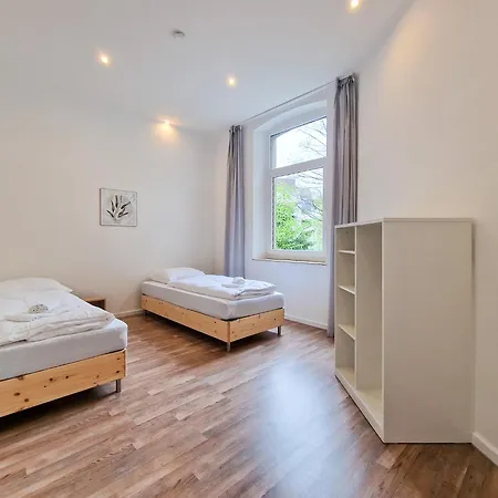 Апартаменты Raj Living - 1 Or 3 - 20 Min Messe Dus And Old Town Dus