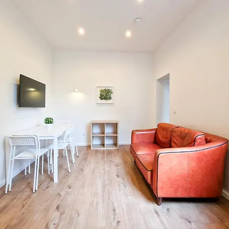 Raj Living - 1 Or 3 - 20 Min Messe Dus And Old Town Dus Апартаменты