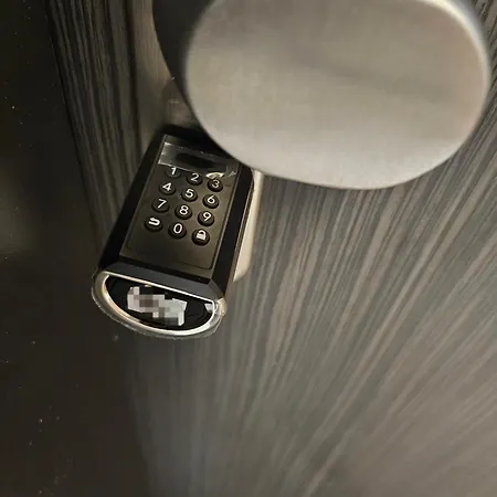 3 2 Bathrooms 2 Toilets New Center Of Underground Parking Space Contactless Self Check-in 公寓 杜塞尔多夫