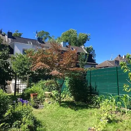 Near Messe And Airport, 2-bedroom Duplex With Kitchen And Garden Apartment Düsseldorf