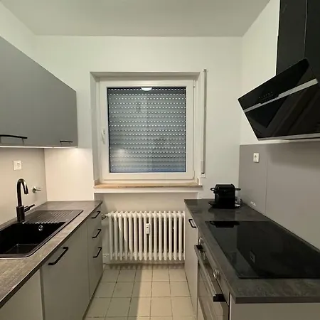 Zentrale In Nahe Messe & Rhein Apartamento