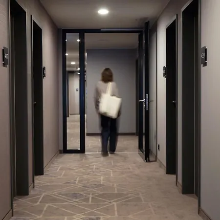 호텔 - The Niu, Hub Messe By Ihg