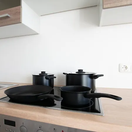 T&k - - 3 With Private Parking 7min Fair And Airport Dus Apartamento *