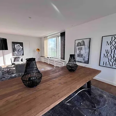 Spectecular Rhineview Fair Parking Luxury 12 Pers Appartamento Düsseldorf