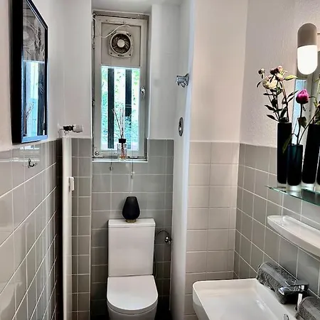 Apartment Schoenster Rheinblick Messe Parken Luxus 10 Person Düsseldorf