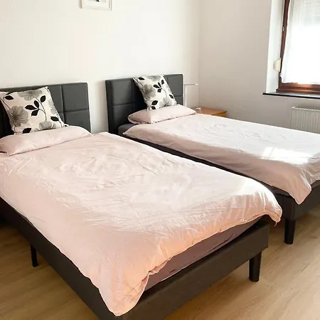 Apartment Near Messe And Airport, 2-bedroom Duplex With Kitchen And Garden Düsseldorf