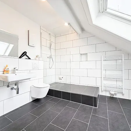 Appartamento Raj Living - Center With 5 - 10 Min Messe Dus *