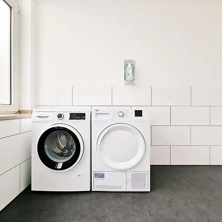 Appartamento Raj Living - Center With 5 - 10 Min Messe Dus *