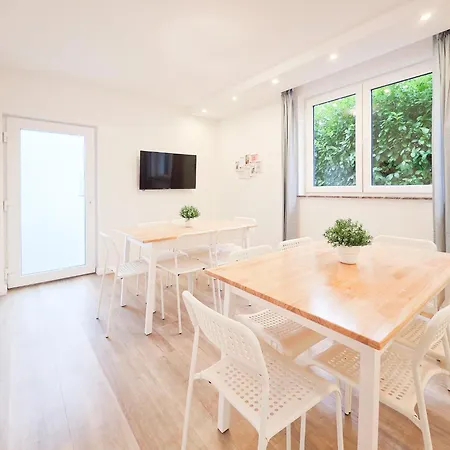 Raj Living - 6 Haus - Grosse Kueche - Garten - Parkplatz - 25min Messe Dus Apartment Düsseldorf
