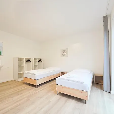 Apartment Raj Living - 6 Haus - Grosse Kueche - Garten - Parkplatz - 25min Messe Dus Düsseldorf