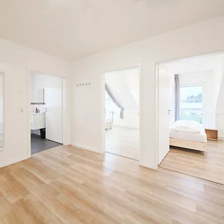Raj Living - 6 Haus - Grosse Kueche - Garten - Parkplatz - 25min Messe Dus Düsseldorf
