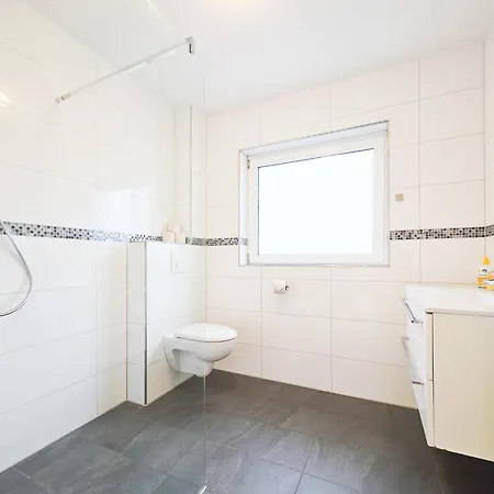 Raj Living - 6 Haus - Grosse Kueche - Garten - Parkplatz - 25min Messe Dus Düsseldorf