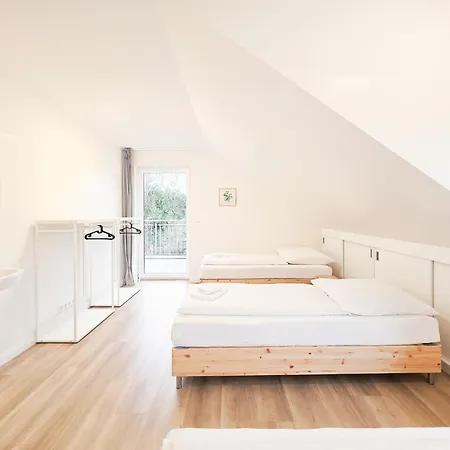 Raj Living - 6 Haus - Grosse Kueche - Garten - Parkplatz - 25min Messe Dus * Düsseldorf