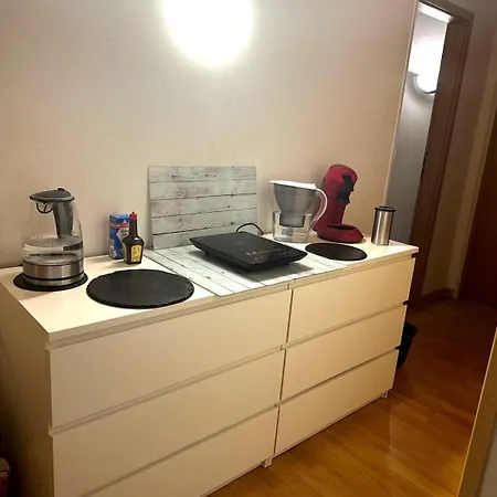 Ruhige Unterkunft, Parkplaetze & Top- Anbindung Zur & Messe Appartement Düsseldorf