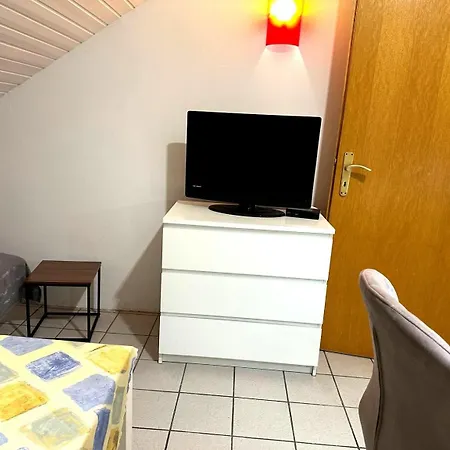 Appartement Ruhige Unterkunft, Parkplaetze & Top- Anbindung Zur & Messe Düsseldorf