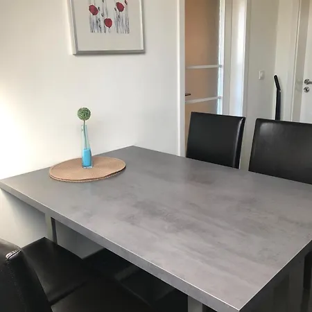 Messe Flughafen Bed & Breakfast 3*