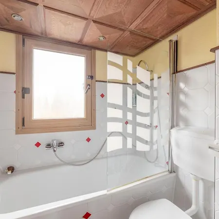 Daire Cozy With Garden, Balcony And Parking Area In
