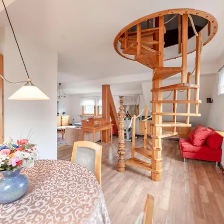 Cozy With Garden, Balcony And Parking Area In Daire *