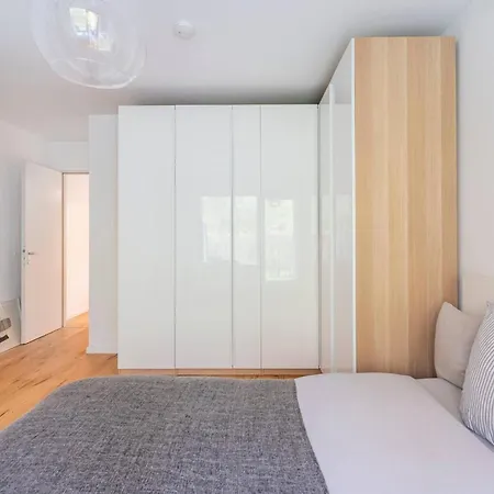 Exclusive Ludenberg Living In Stunning Area Düsseldorf