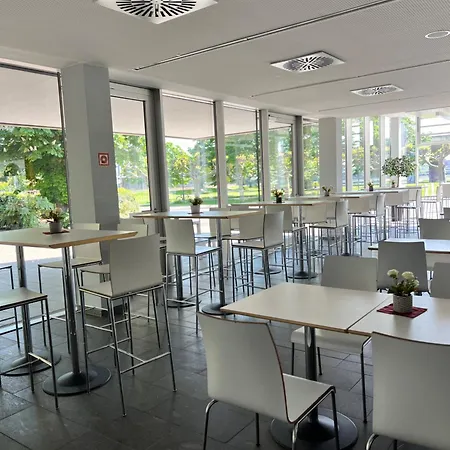 호스텔 Jugendherberge Duesseldorf *