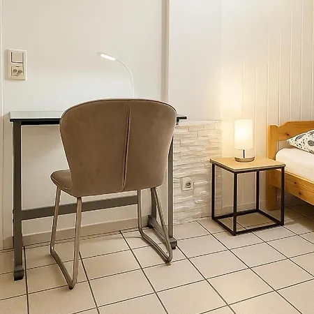 Ruhige Unterkunft, Parkplaetze & Top- Anbindung Zur & Messe Appartement