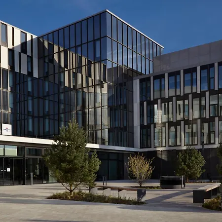 호텔 - The Niu, Hub Messe By Ihg 3*