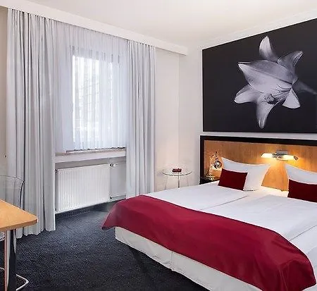 Max Brown Midtown, Part Of Sircle Collection 4*