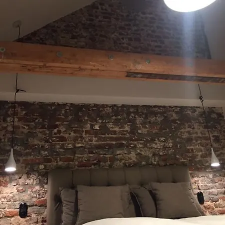 Apartment Square 20 *