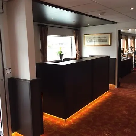 بوتيل Fairtours Hotelschiff Rex Rheni ***