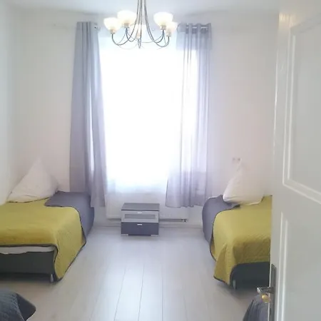 Avi Goodhouse Apartmán